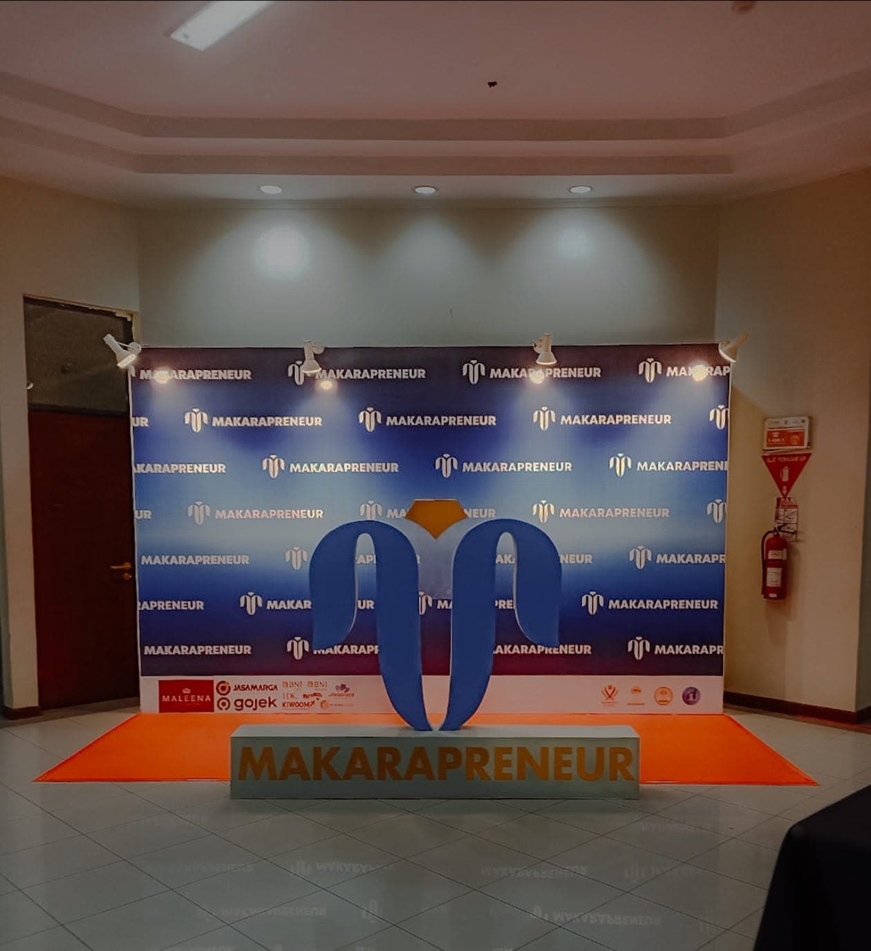 Makarapreneur HIPMI PT UI - Business Forum Backdrop & Branding